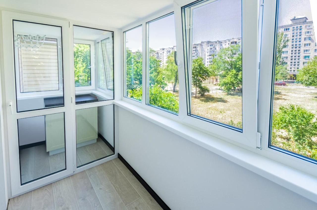 Artal Apartment On Obolonskyi Avenue 31 Kiev Luaran gambar